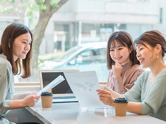 残業はほとんどなく、年間休日125日以上！プライベートも満喫できる環境です。