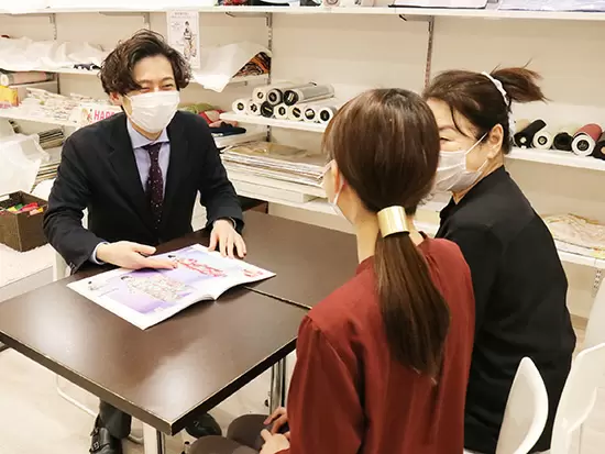 きものを着る会、お出かけ会などを開催してお客様と親睦を深めることも。自由な発想で企画・実行できます