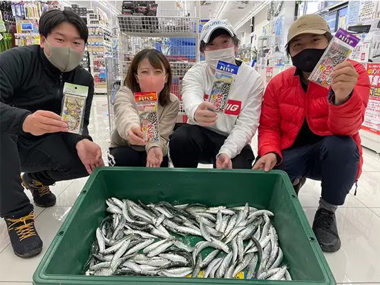 社員もアルバイトもお客さまも、釣りが好きな人が集まるかめや釣具！