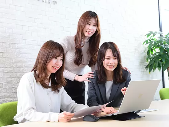 事業部のメンバー全員であなたの成長をサポートします！