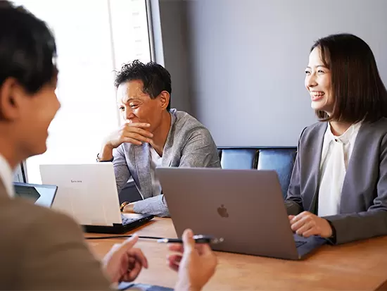 企業と人を繋ぎ、社会課題の解決に貢献。より良い未来へ導いていく市場価値の高いお仕事です。
