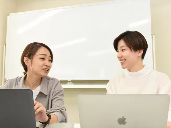 分からないことがあれば、いつでも聞ける環境です！