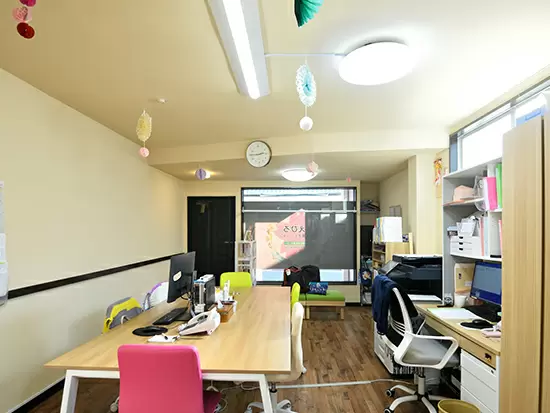 アットホームで居心地のいい社内環境（2Fには休憩室もあり）◎