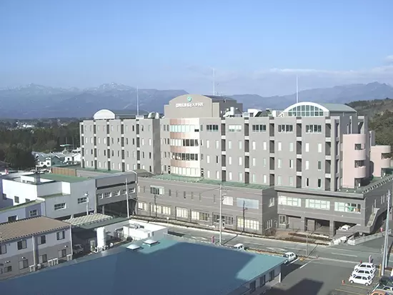 1995年栃木県大田原市に、日本初の医療福祉の総合大学を開学した国際医療福祉大学