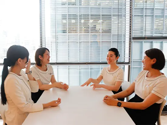 現在20代～40代のスタッフが活躍しています。