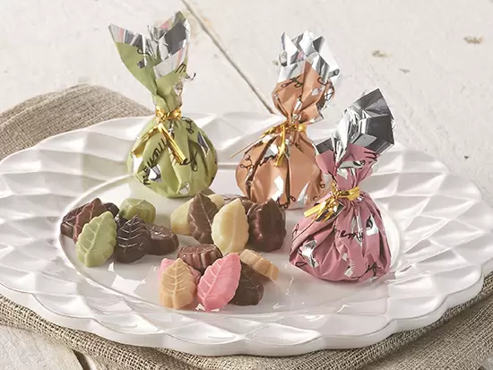 葉っぱの形の小さなチョコ『リーフメモリー』は、モンロワールの看板商品♪