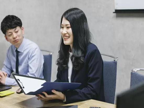 若手社員でもミーティングでは積極的に発言しており、意見が活発に飛び交う環境です