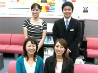 若い社員も多数活躍！「いつも笑顔で頑張っていますよ。」