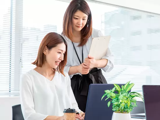 30代～40代が多く、柔らかい社風が特長♪社員同士の距離が近いので相談しやすい雰囲気があります。