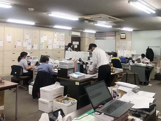 【年休120日】【賞与年3回】【残業ほぼなし】など、働きやすい環境が整っています◎