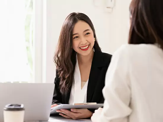 金融業界での経験者が多いですが、入社後は研修でさらにスキルアップが可能です。