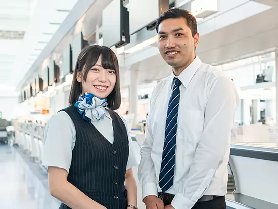 大手航空会社からLCCまで様々な航空会社のお仕事をできるのは当社ならでは！　※グランドスタッフ