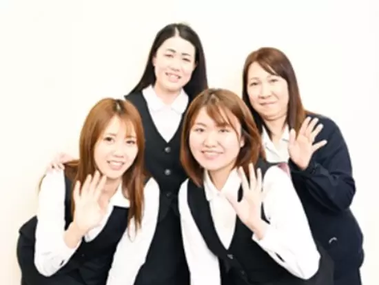 フラットな社風が特徴。メンバー同士の仲が良く、明るく賑やかな職場です！