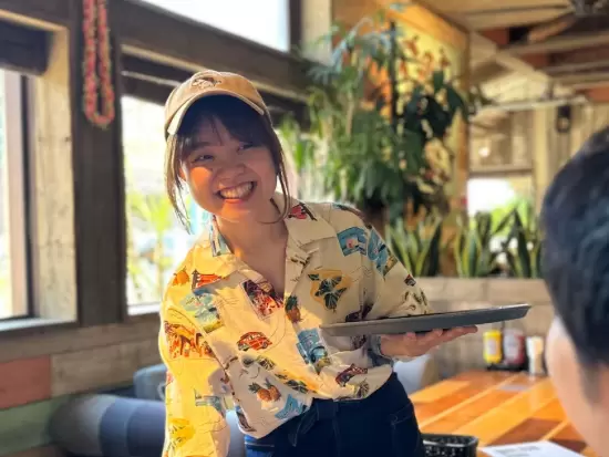 ボリュームたっぷりのパンケーキをお客様にご提供！