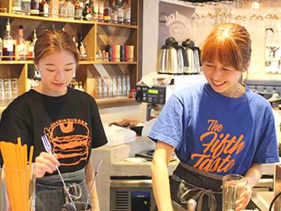 周りのスタッフがサポートするので、分からないことがあれば気軽に聞いてください♪