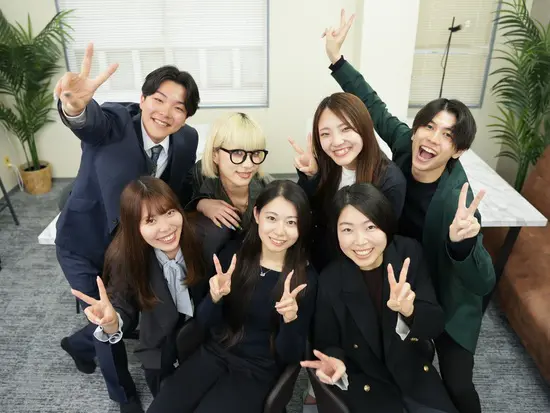 平均年齢25歳の若手が大活躍！これまでの経歴は一切問いません！夢を追うあなたをサポートします♪