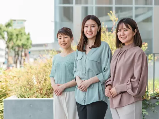 困ったときに頼れる先任スタッフ、税理士さん、グループ会社の経理・総務担当者がいるので安心！