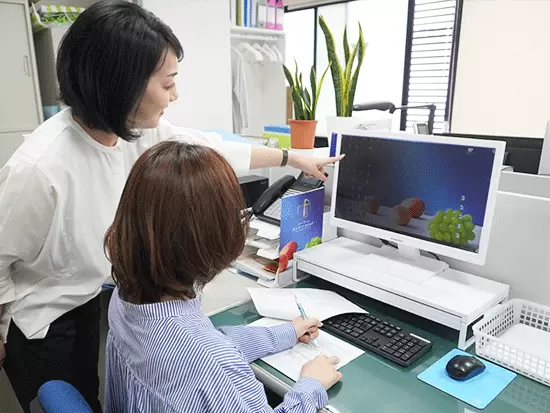 まずはOJTで当社の業務をスタートし、大きな裁量のもと、お仕事を進めていきましょう。