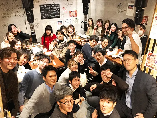 グループ全体で忘年会を開催しました！和気あいあいとした雰囲気の中で働けます♪