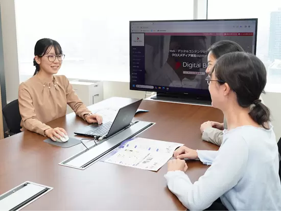 幅広い世代が活躍中の当社。6名中4名が女性管理職として活躍しています。