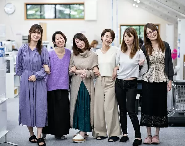 切花の商社営業 ＊未経験歓迎＊英語を活かせる仕事＊賞与2.5ヶ月分＊私服可