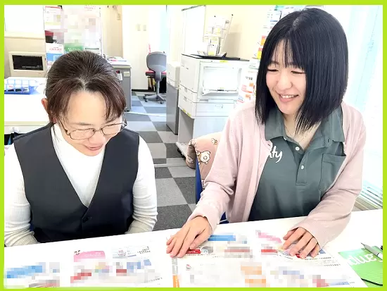 ✿お客さま先へお伺いする前に、保険見直しプランについて先輩からアドバイスをもらいます。