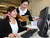 業界未経験の方でも先輩がしっかりフォロー。業務を通じて、業界知識を身に付けることができます。