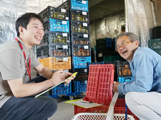 全国約1万人の農家・生産法人との産直流通ネットワークを構築しています！
