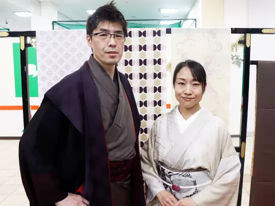 着物の専門知識はイチからお教えします！未経験から入社したスタッフも多く在籍しています。