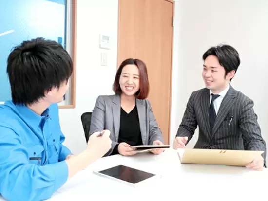 日頃から店舗スタッフや本部スタッフ、配送スタッフたちと連携を取りながら良い店づくりを心掛けています。