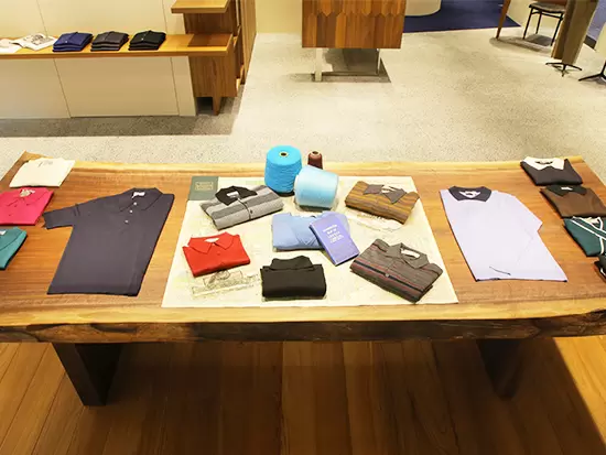 「JOHN SMEDLEY」の最新のアイテムを取り揃えています。