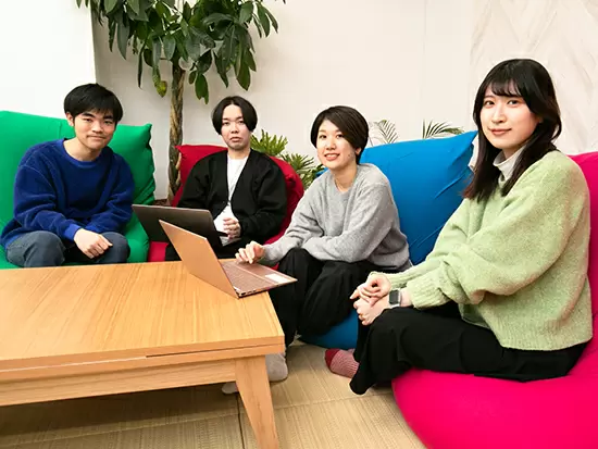 20代メンバーを中心に活気ある雰囲気！趣味の話で盛り上がることもしばしば。