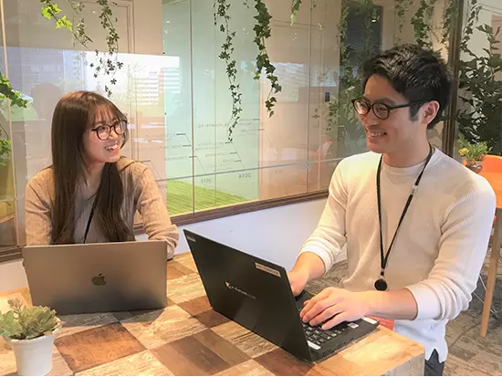 顧客先で活躍するシェアード社員は、同じコーポレートエンジニアとして働く同僚のノウハウも活かせます！