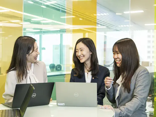 性別・年功序列一切関係なく頑張りを正当に評価！充実した休日のなかで年収・キャリアアップも目指せます！