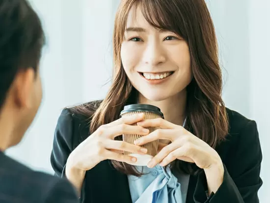 子育てと両立しながら、日々仕事に取り組んでいる女性社員も数多く在籍しています。