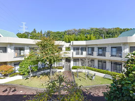 横浜エリアに根差して100以上の事業を展開。福祉・介護で社会を支え続けていきます。