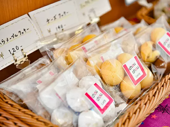 お菓子づくりや施設内作業のフォローも！やりがいの大きさも魅力です。