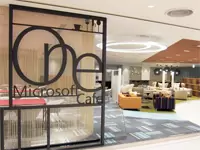 社員食堂「One Microsoft Cafe」。社員同士のミーティングで利用される事もあります。
