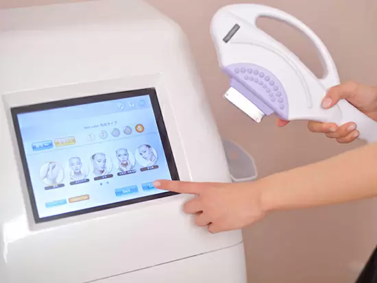 スタッフの声を技術開発に取り入れながら美容機器の使いやすさや安全面もこだわっています。