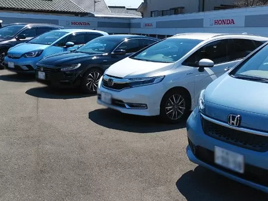 「ホンダカーズ」のショールームにて、受付事務デビューしませんか♪