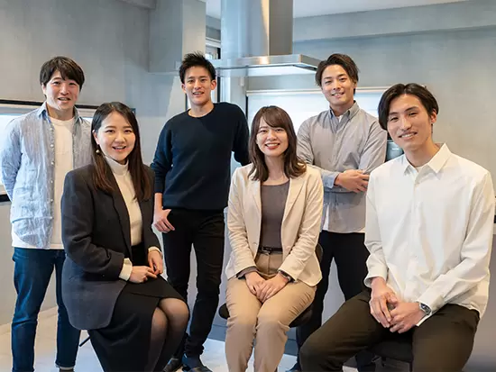 ほとんどが未経験からのスタートなので、書類選考はせず、応募者全員と面接を実施します♪