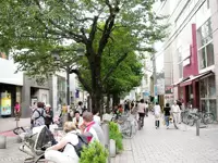 帰り道が楽しい自由が丘。カフェにスイーツにショップに、迷ってしまいますね。