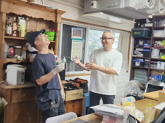 フレンドリーで社員思いの代表です！冗談を言い合えるような働きやすい雰囲気です