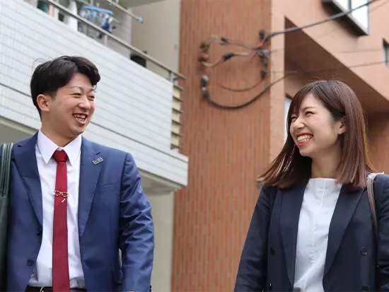 独り立ちができるまで隣で先輩が必ずサポートするので、未経験の方も安心してスタートできます！