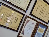 ▲数々の表彰状をいただきました！自信を持って提案できるシステムを扱っています！