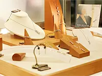 カジュアルに、デイリーに使えるジュエリー。