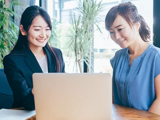 残業20時間程と少なめです。 ON／OFFのメリハリつけてライフスタイルも充実させてください！