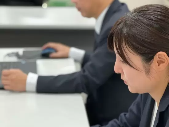 女性の営業担当も活躍中です♪