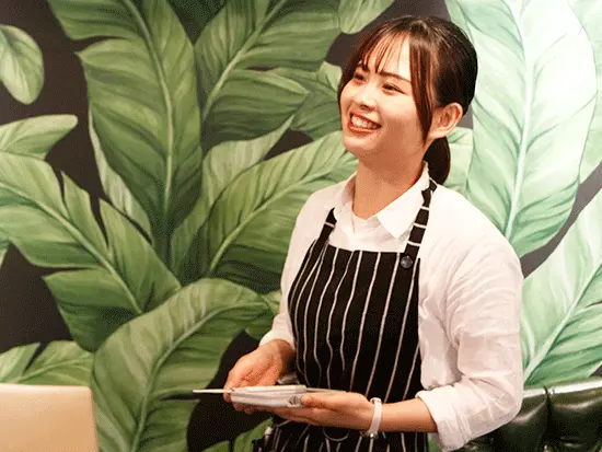 飲食店を中心に事業を展開しており、オープンまでの準備、設計などの全てを自社で行っています。
