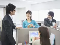 女性社員が多く、和気あいあいとした笑顔の絶えない職場です。